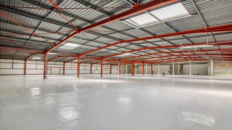 Ma-Cabane - Location Local commercial BASSENS, 3245 m²