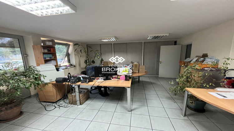 Ma-Cabane - Location Local commercial Beaucouzé, 1309 m²
