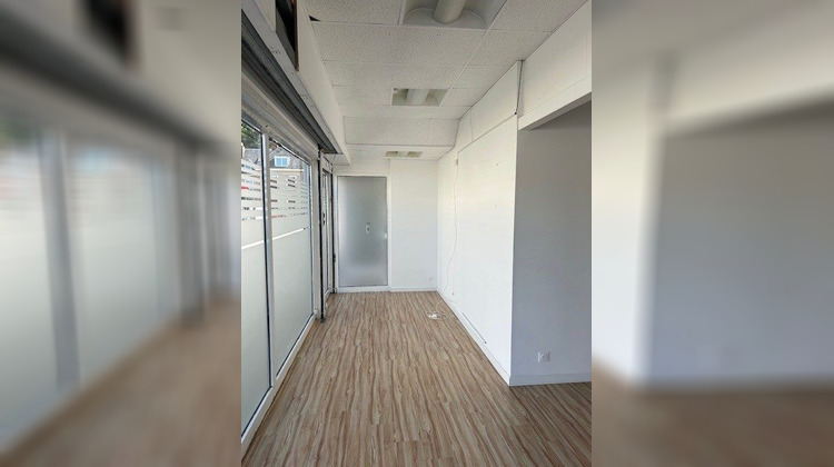 Ma-Cabane - Location Local commercial Beaumont-le-Roger, 100 m²