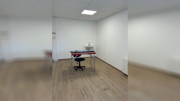 Ma-Cabane - Location Local commercial Beaumont-le-Roger, 36 m²