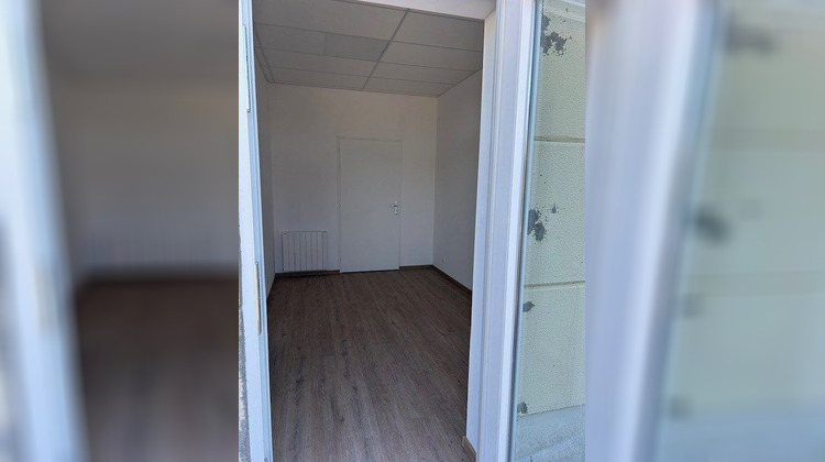 Ma-Cabane - Location Local commercial Beaumont-le-Roger, 36 m²