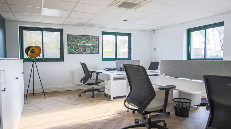 Ma-Cabane - Location Local commercial BEAUMONT-SUR-OISE, 0 m²