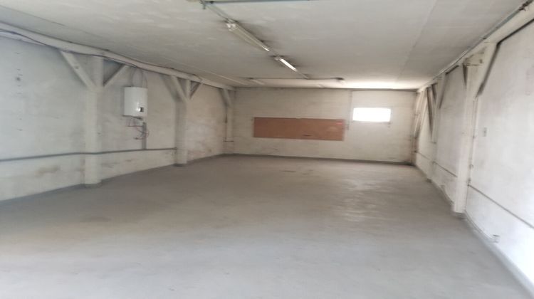 Ma-Cabane - Location Local commercial BEGLES, 212 m²