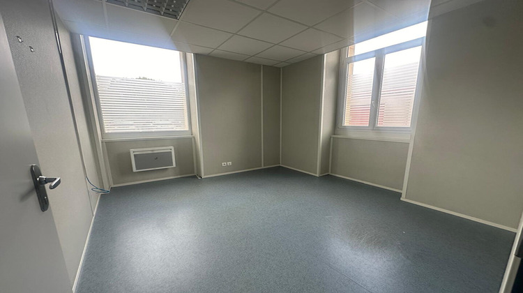 Ma-Cabane - Location Local commercial BEGLES, 112 m²