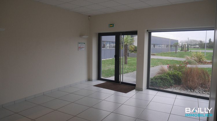Ma-Cabane - Location Local commercial BELLEVILLE-SUR-VIE, 215 m²