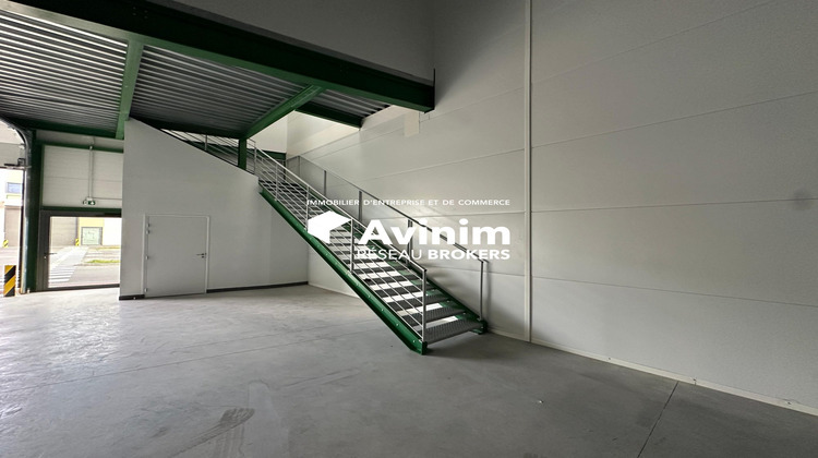 Ma-Cabane - Location Local commercial Bernes-sur-Oise, 632 m²