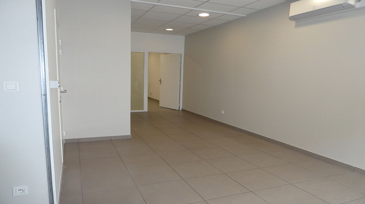 Ma-Cabane - Location Local commercial BETHUNE, 64 m²