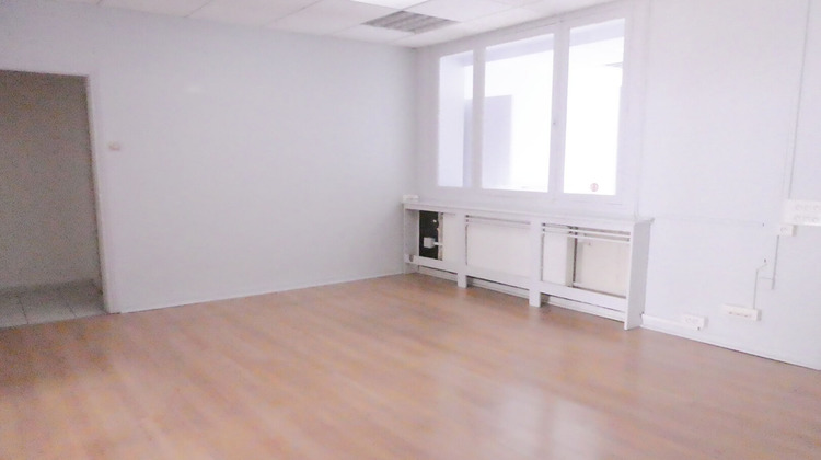 Ma-Cabane - Location Local commercial BETHUNE, 111 m²