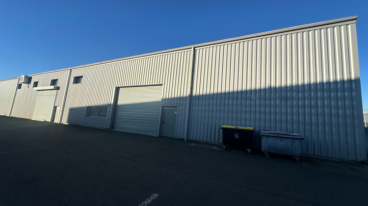 Ma-Cabane - Location Local commercial BEYCHAC-ET-CAILLAU, 250 m²