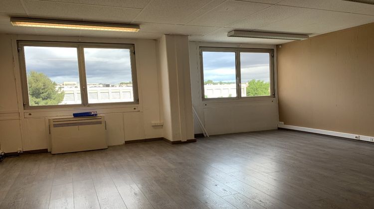 Ma-Cabane - Location Local commercial BEZIERS, 86 m²