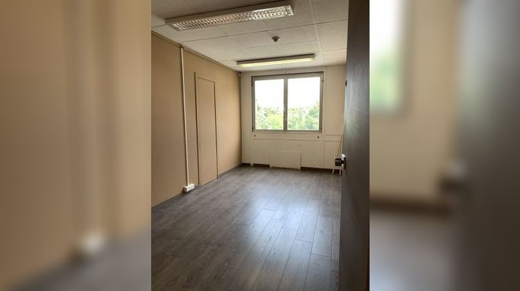 Ma-Cabane - Location Local commercial BEZIERS, 86 m²