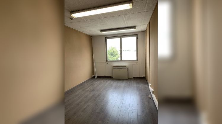 Ma-Cabane - Location Local commercial BEZIERS, 86 m²