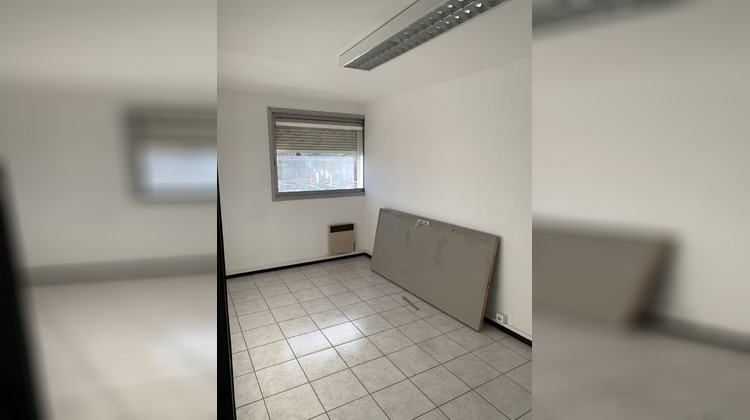 Ma-Cabane - Location Local commercial BEZIERS, 50 m²