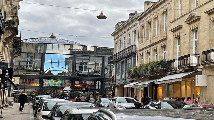 Ma-Cabane - Location Local commercial BORDEAUX, 130 m²