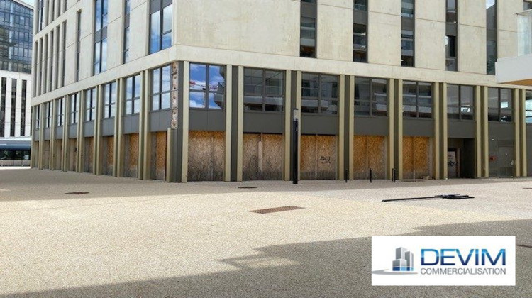 Ma-Cabane - Location Local commercial Bordeaux, 100 m²