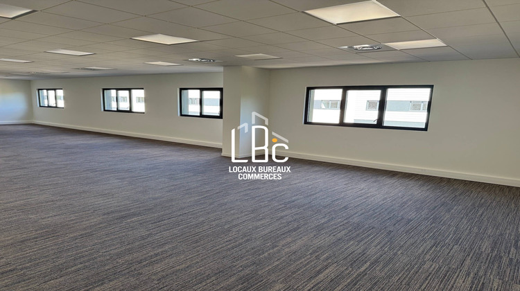 Ma-Cabane - Location Local commercial Bouguenais, 1052 m²