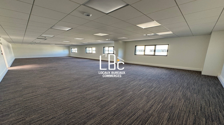 Ma-Cabane - Location Local commercial Bouguenais, 575 m²