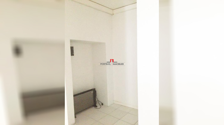 Ma-Cabane - Location Local commercial Bourg, 18 m²