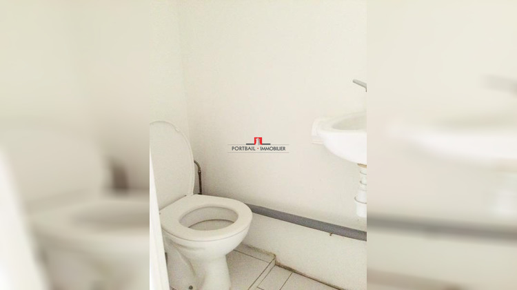 Ma-Cabane - Location Local commercial Bourg, 18 m²