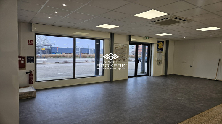 Ma-Cabane - Location Local commercial Bourg-en-Bresse, 360 m²