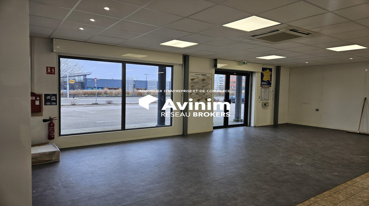 Ma-Cabane - Location Local commercial Bourg-en-Bresse, 361 m²