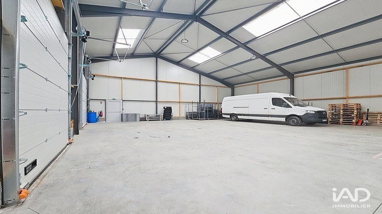 Ma-Cabane - Location Local commercial Bourgbarré, 200 m²