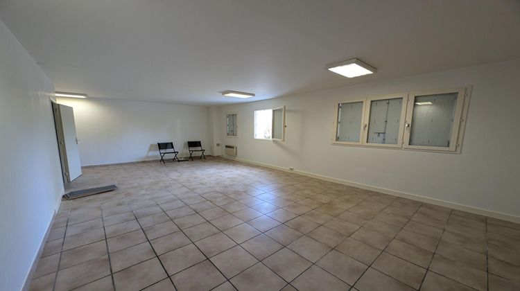 Ma-Cabane - Location Local commercial BOURGES, 106 m²