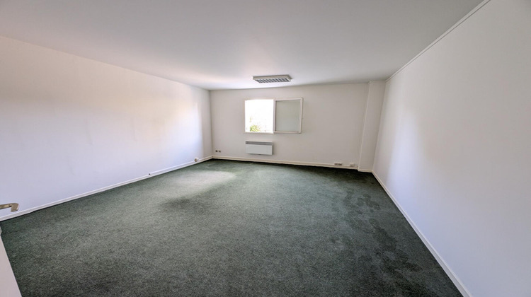 Ma-Cabane - Location Local commercial BOURGES, 106 m²