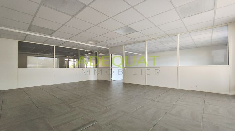 Ma-Cabane - Location Local commercial Bourgoin-Jallieu, 140 m²