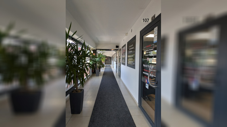 Ma-Cabane - Location Local commercial BOURGOIN JALLIEU, 60 m²