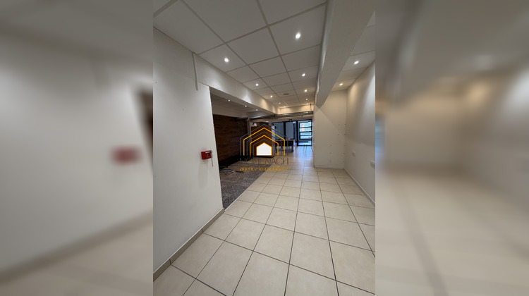 Ma-Cabane - Location Local commercial Bourgoin-Jallieu, 75 m²