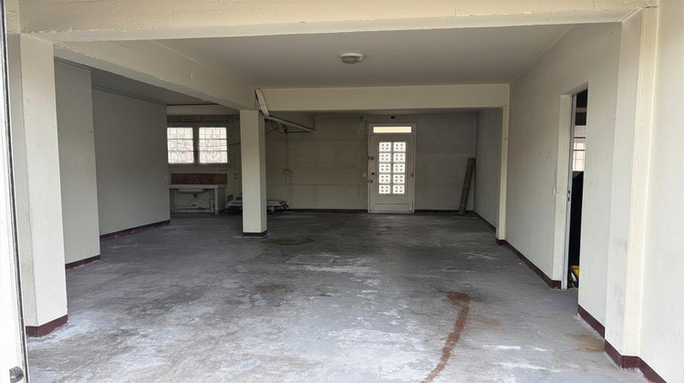 Ma-Cabane - Location Local commercial Branne, 50 m²