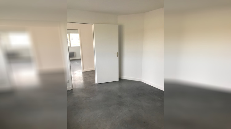 Ma-Cabane - Location Local commercial BRETTEVILLE-SUR-ODON, 150 m²