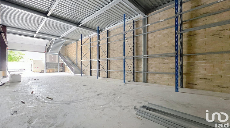 Ma-Cabane - Location Local commercial Brie-Comte-Robert, 200 m²