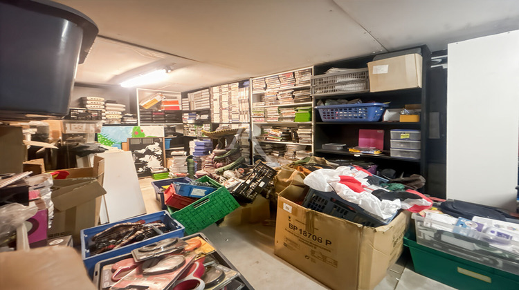 Ma-Cabane - Location Local commercial BRIE-COMTE-ROBERT, 159 m²