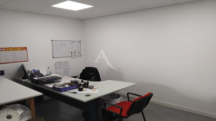 Ma-Cabane - Location Local commercial BRISSAC-QUINCE, 800 m²