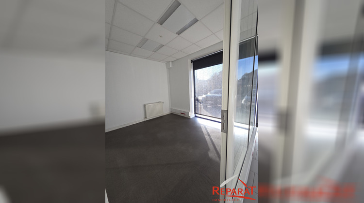 Ma-Cabane - Location Local commercial Brive-la-Gaillarde, 60 m²
