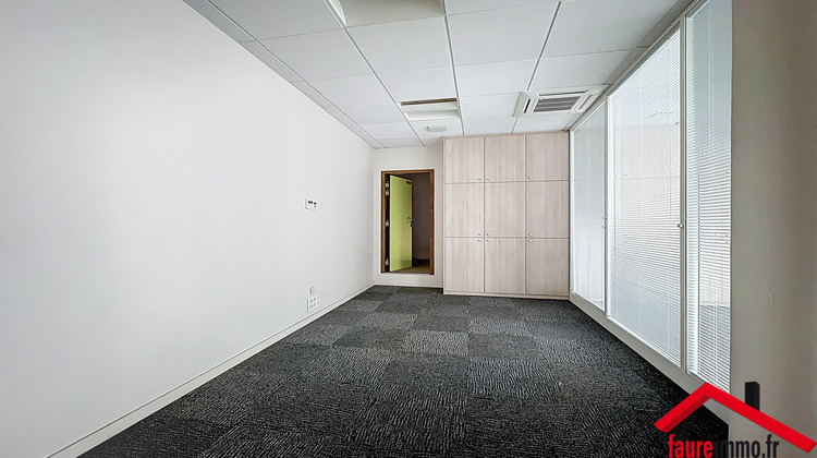 Ma-Cabane - Location Local commercial Brive-la-Gaillarde, 145 m²