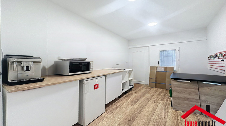 Ma-Cabane - Location Local commercial Brive-la-Gaillarde, 100 m²