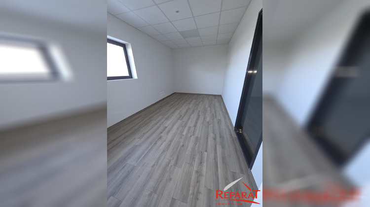 Ma-Cabane - Location Local commercial Brive-la-Gaillarde, 104 m²