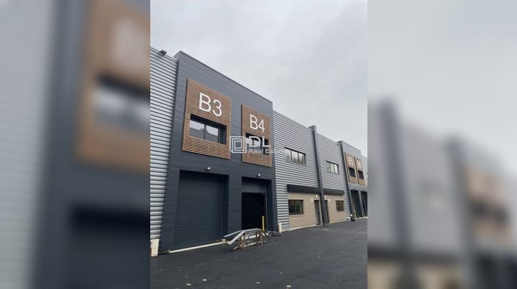 Ma-Cabane - Location Local commercial Bussy-Saint-Georges, 3206 m²