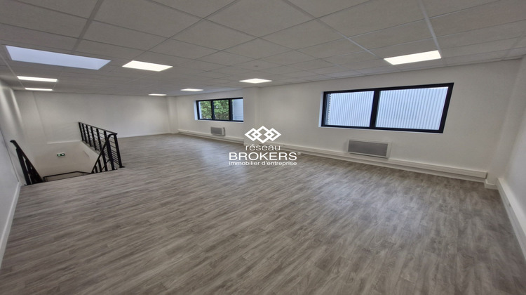 Ma-Cabane - Location Local commercial Bussy-Saint-Georges, 229 m²