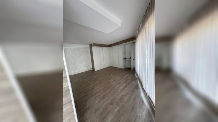 Ma-Cabane - Location Local commercial CAGNES-SUR-MER, 61 m²
