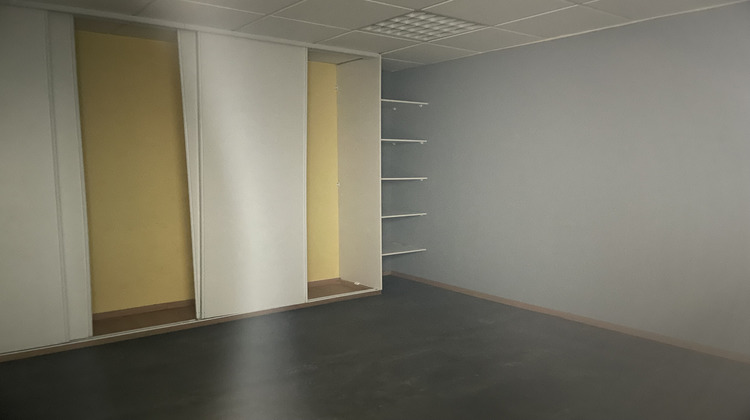 Ma-Cabane - Location Local commercial Caissargues, 65 m²