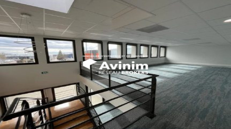 Ma-Cabane - Location Local commercial Caluire-et-Cuire, 8789 m²