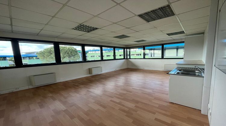 Ma-Cabane - Location Local commercial CANEJAN, 275 m²