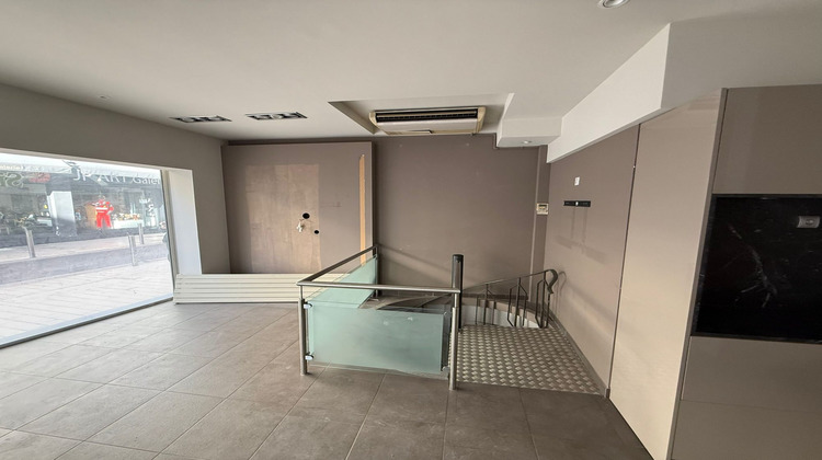 Ma-Cabane - Location Local commercial Cannes, 130 m²