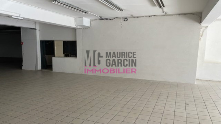 Ma-Cabane - Location Local commercial Carpentras, 837 m²