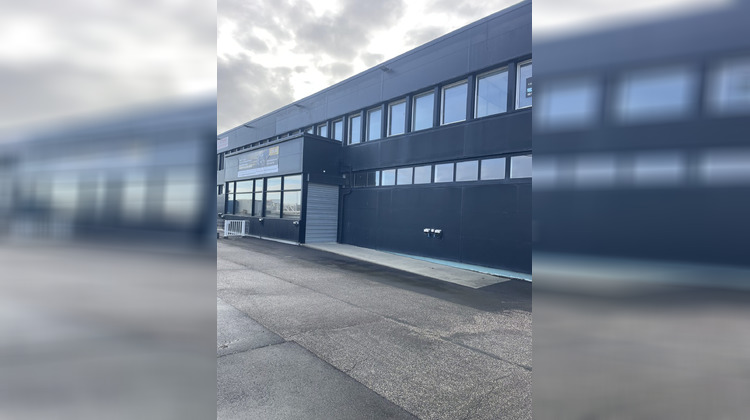 Ma-Cabane - Location Local commercial Carpiquet, 1100 m²