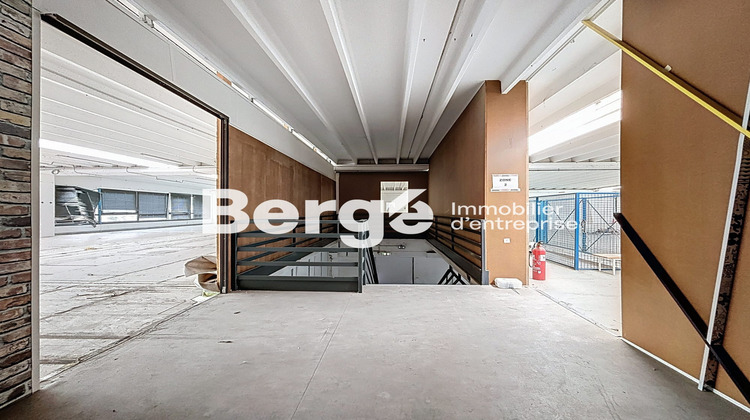 Ma-Cabane - Location Local commercial Carros, 1966 m²